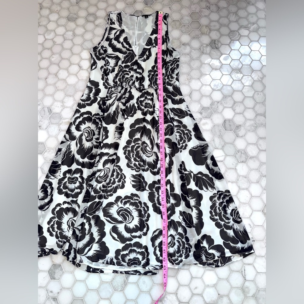 Ann Taylor Navy & White Floral Fit and Flare Dress Fully Lined Sleeveless - Picture 3 of 14